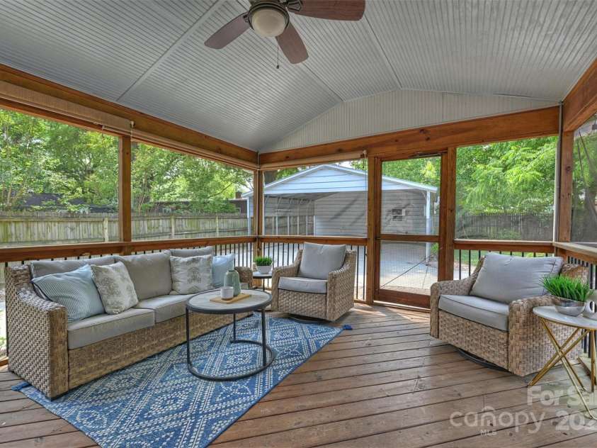 6938 Wrentree Drive, Charlotte, NC 28210.  MLS# CAR4266582, YatesRealty ID 18510. 