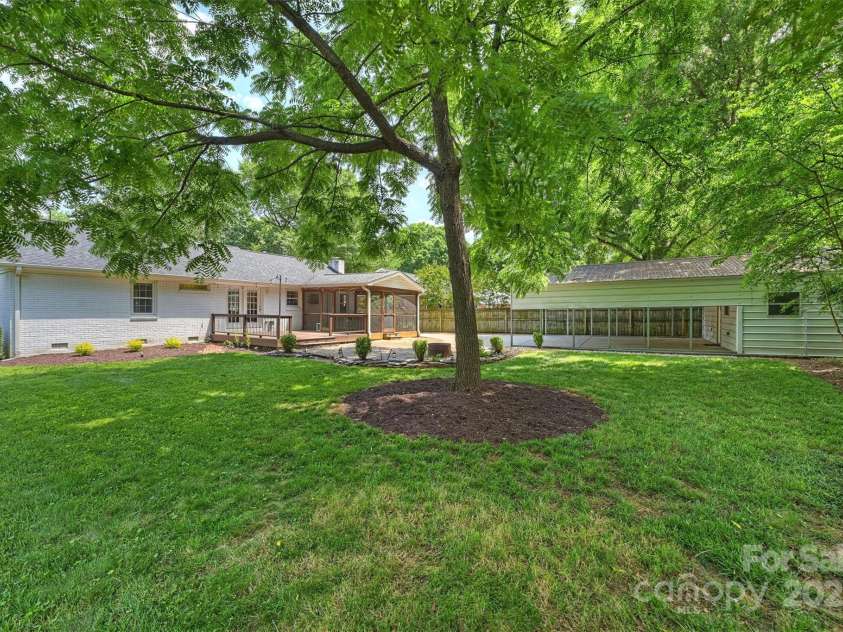 6938 Wrentree Drive, Charlotte, NC 28210.  MLS# CAR4266582, YatesRealty ID 18510. 