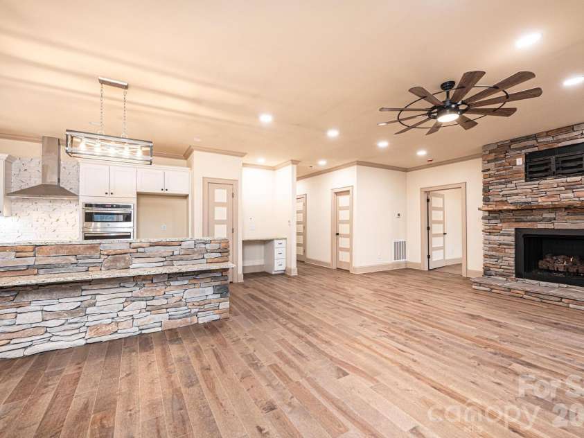 1610 Summerlin Place, Newton, NC 28658.  MLS# CAR4352272, YatesRealty ID 18511. 