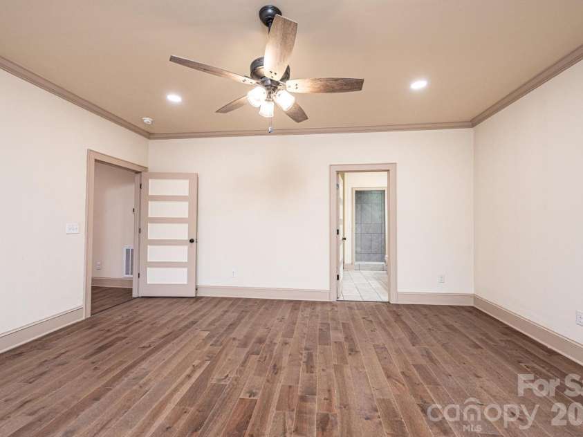 1610 Summerlin Place, Newton, NC 28658.  MLS# CAR4352272, YatesRealty ID 18511. 