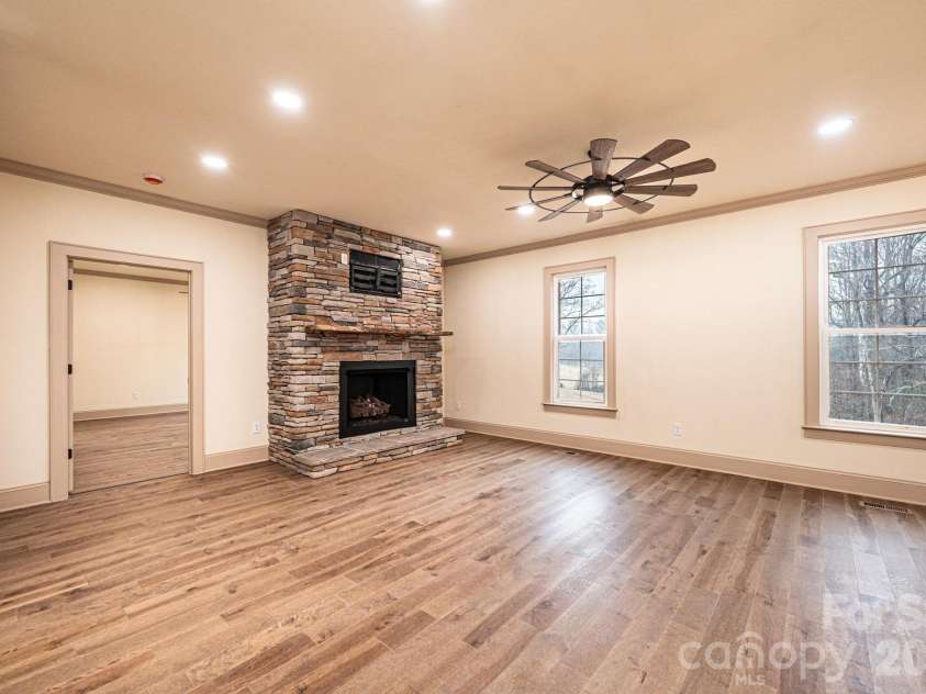 1610 Summerlin Place, Newton, NC 28658.  MLS# CAR4352272, YatesRealty ID 18511. 