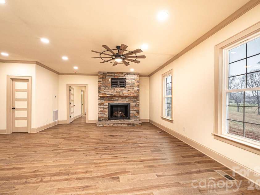 1610 Summerlin Place, Newton, NC 28658.  MLS# CAR4352272, YatesRealty ID 18511. 