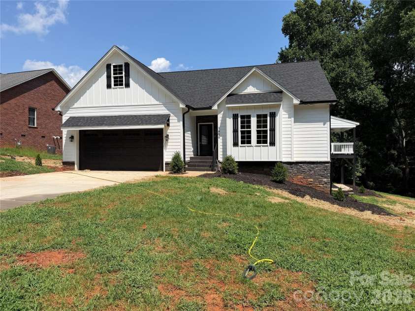 1610 Summerlin Place, Newton, NC 28658.  MLS# CAR4352272, YatesRealty ID 18511. 