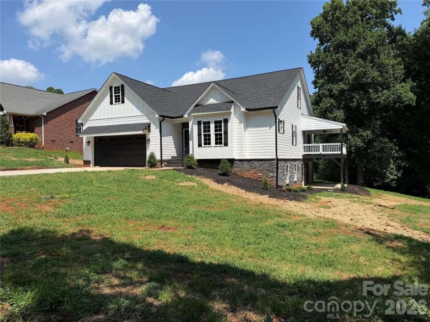 1610 Summerlin Place, Newton, NC 28658.  MLS# CAR4352272, YatesRealty ID 18511. 
