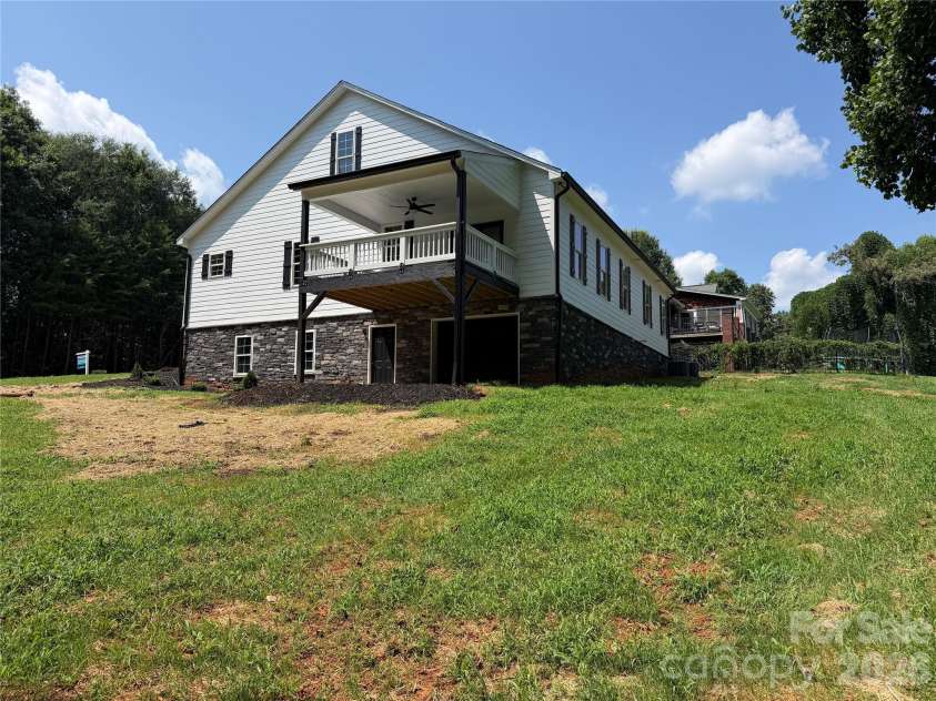 1610 Summerlin Place, Newton, NC 28658.  MLS# CAR4352272, YatesRealty ID 18511. 