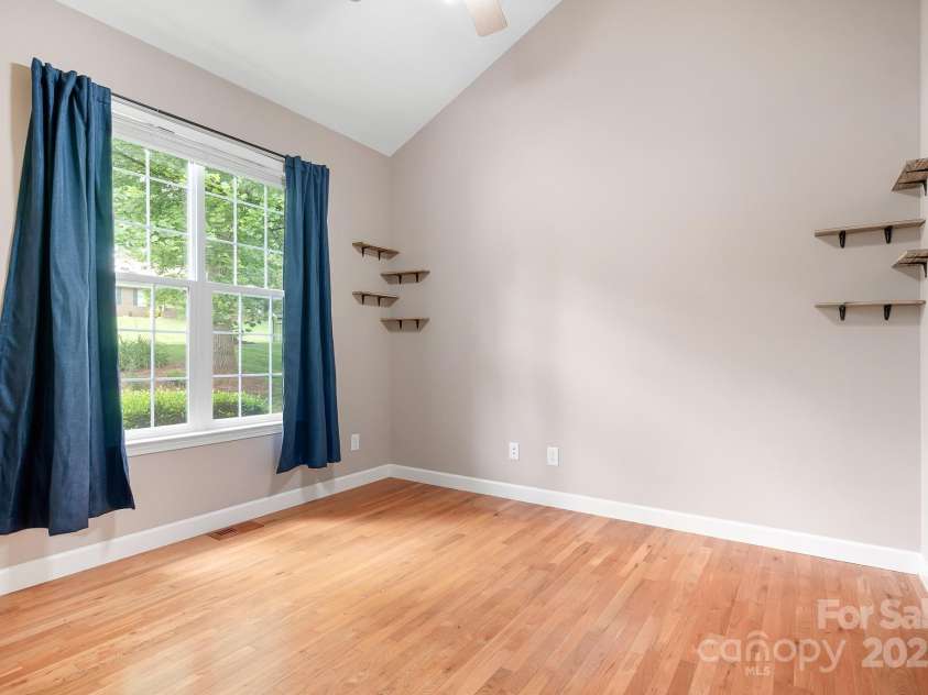 2695 Queens Drive, Lincolnton, NC 28092.  MLS# CAR4266750, YatesRealty ID 18511. First floor Office