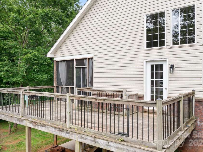 2695 Queens Drive, Lincolnton, NC 28092.  MLS# CAR4266750, YatesRealty ID 18511. Side Deck