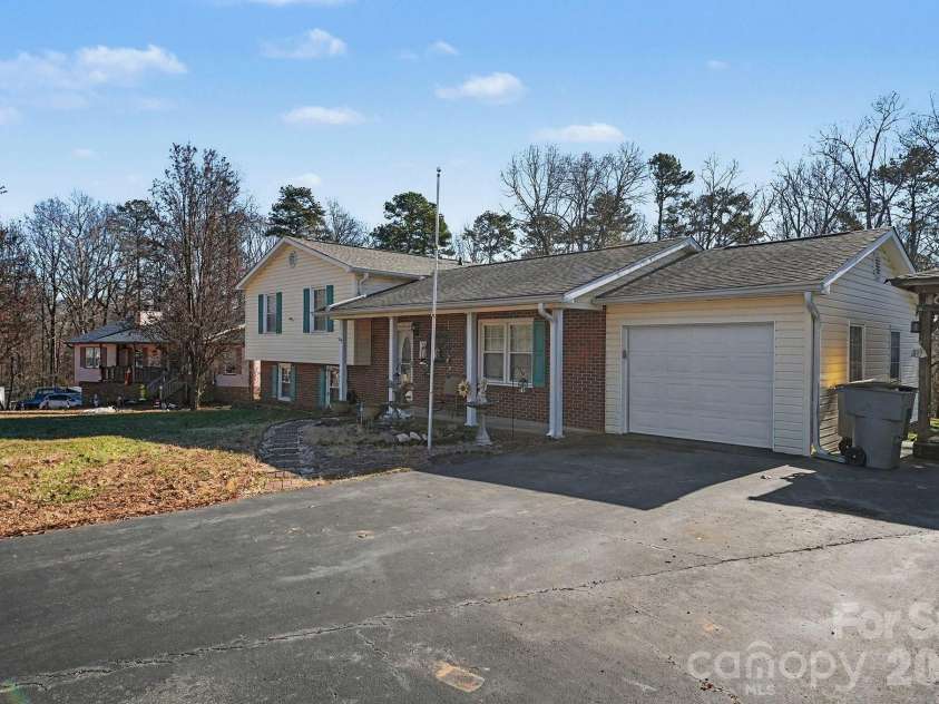4057 Leafmore Street, Concord, NC 28027.  MLS# CAR4332836, YatesRealty ID 18512. 