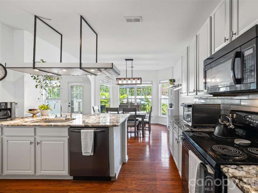 1805 Crabapple Tree Lane, Charlotte, NC 28214.  MLS# CAR4293333, YatesRealty ID 18513. 