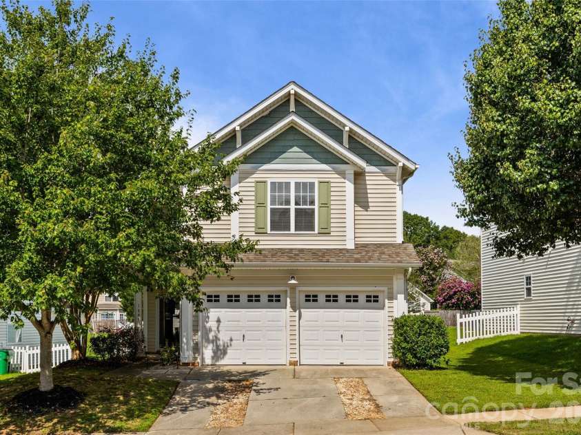 1805 Crabapple Tree Lane, Charlotte, NC 28214.  MLS# CAR4293333, YatesRealty ID 18513. 
