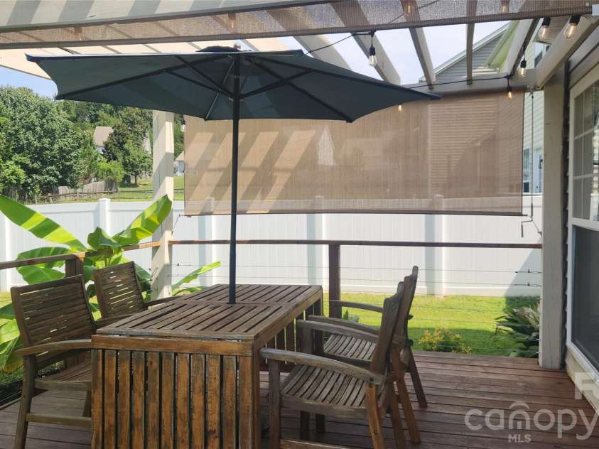 1805 Crabapple Tree Lane, Charlotte, NC 28214.  MLS# CAR4293333, YatesRealty ID 18513. 