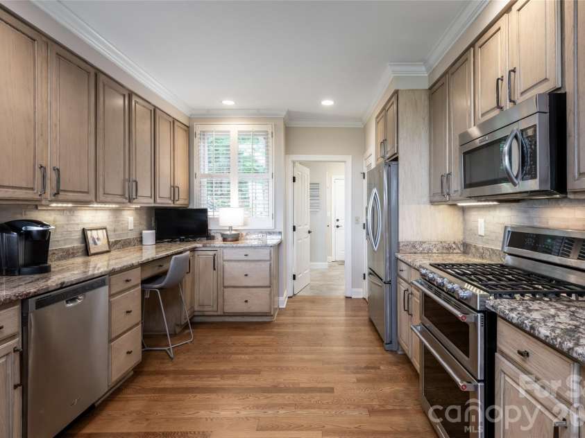 12 Spring Ridge Lane, Hendersonville, NC 28739.  MLS# CAR4375913, YatesRealty ID 18515. Kitchen