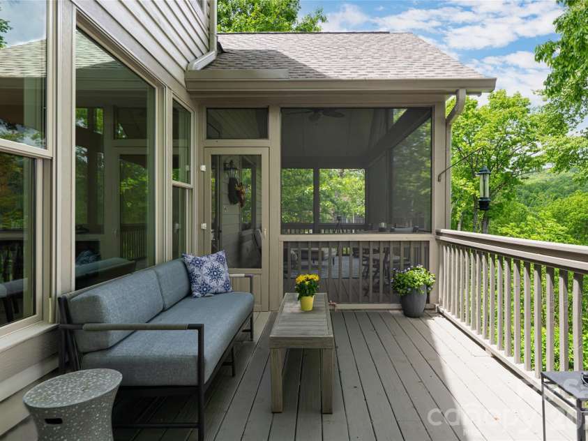 12 Spring Ridge Lane, Hendersonville, NC 28739.  MLS# CAR4375913, YatesRealty ID 18515. Open back deck