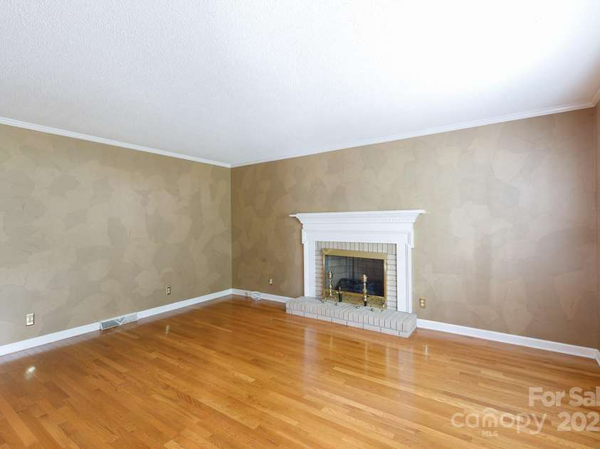 2605 Camelot Drive, Rock Hill, SC 29732.  MLS# CAR4265227, YatesRealty ID 18515. 