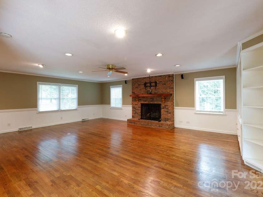 2605 Camelot Drive, Rock Hill, SC 29732.  MLS# CAR4265227, YatesRealty ID 18515. 