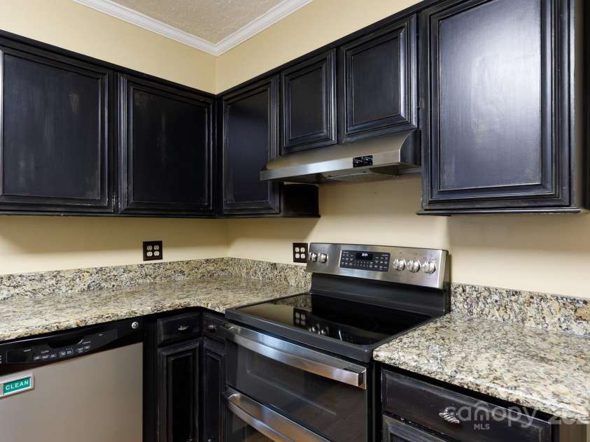 2605 Camelot Drive, Rock Hill, SC 29732.  MLS# CAR4265227, YatesRealty ID 18515. 