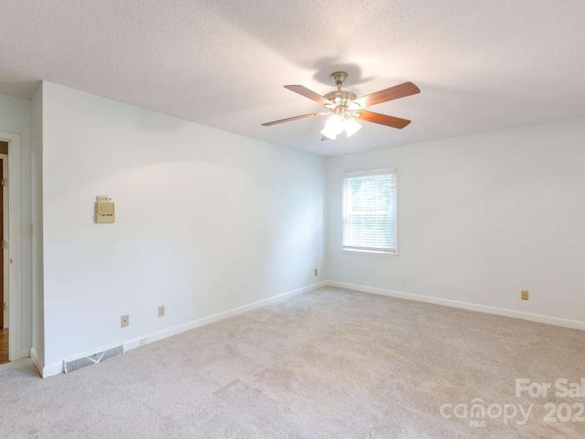 2605 Camelot Drive, Rock Hill, SC 29732.  MLS# CAR4265227, YatesRealty ID 18515. 