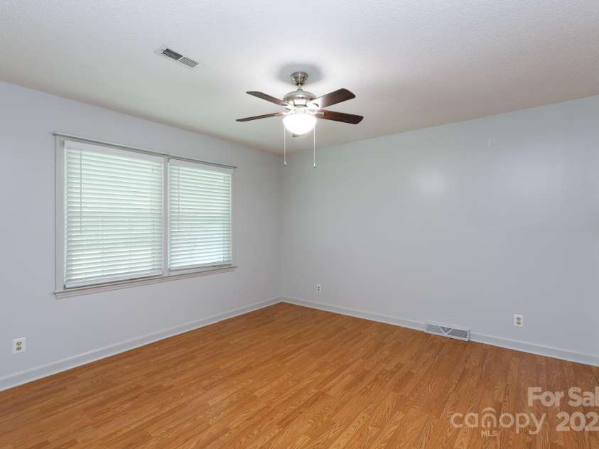 2605 Camelot Drive, Rock Hill, SC 29732.  MLS# CAR4265227, YatesRealty ID 18515. 