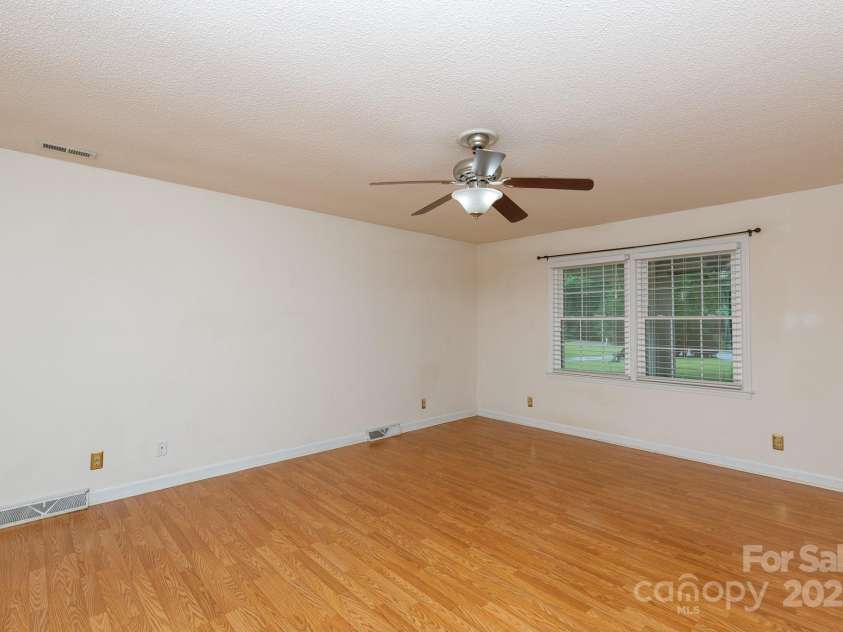 2605 Camelot Drive, Rock Hill, SC 29732.  MLS# CAR4265227, YatesRealty ID 18515. 