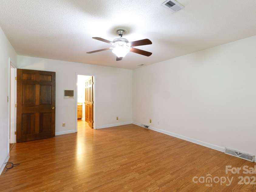 2605 Camelot Drive, Rock Hill, SC 29732.  MLS# CAR4265227, YatesRealty ID 18515. 