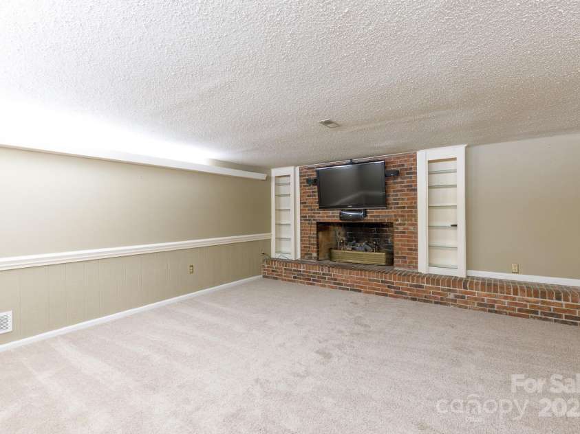 2605 Camelot Drive, Rock Hill, SC 29732.  MLS# CAR4265227, YatesRealty ID 18515. 