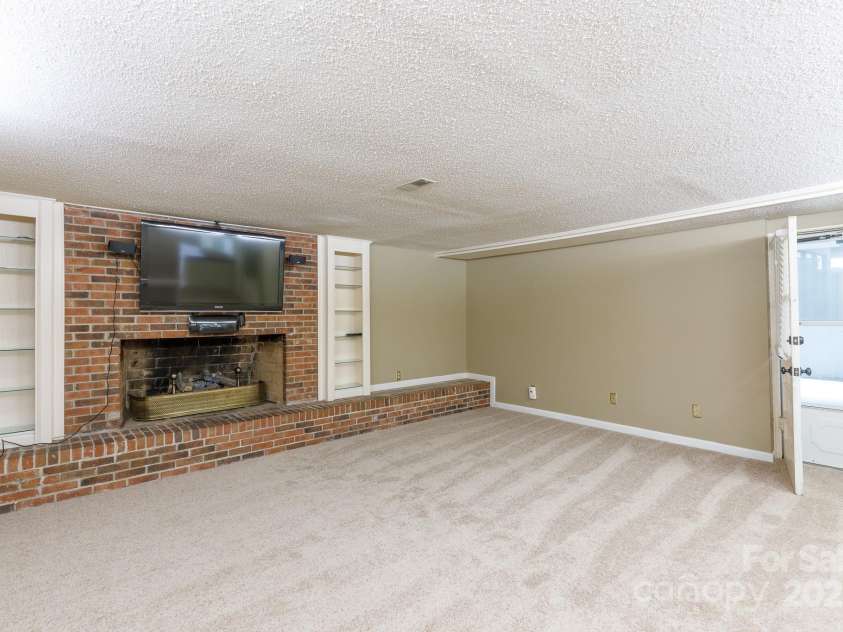 2605 Camelot Drive, Rock Hill, SC 29732.  MLS# CAR4265227, YatesRealty ID 18515. 