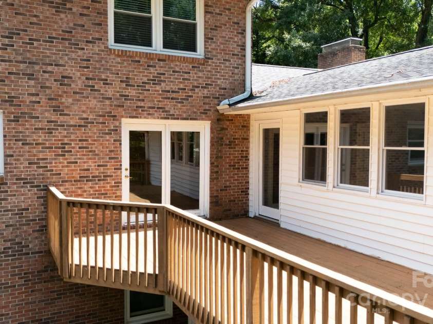 2605 Camelot Drive, Rock Hill, SC 29732.  MLS# CAR4265227, YatesRealty ID 18515. 
