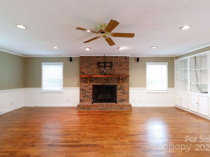2605 Camelot Drive, Rock Hill, SC 29732.  MLS# CAR4265227, YatesRealty ID 18515. 