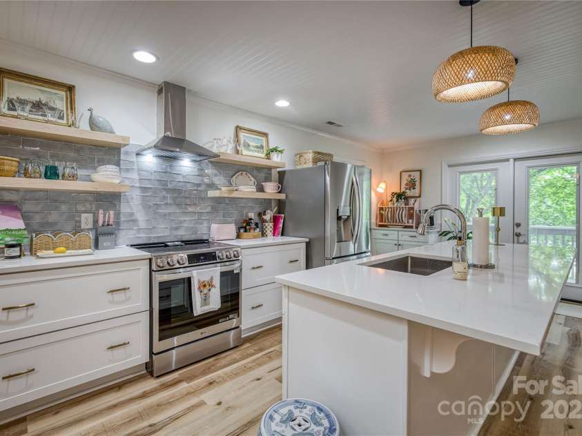 206 Independence Trail, Morganton, NC 28655.  MLS# CAR4261521, YatesRealty ID 18516. 