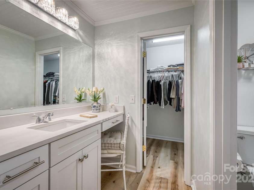 206 Independence Trail, Morganton, NC 28655.  MLS# CAR4261521, YatesRealty ID 18516. 