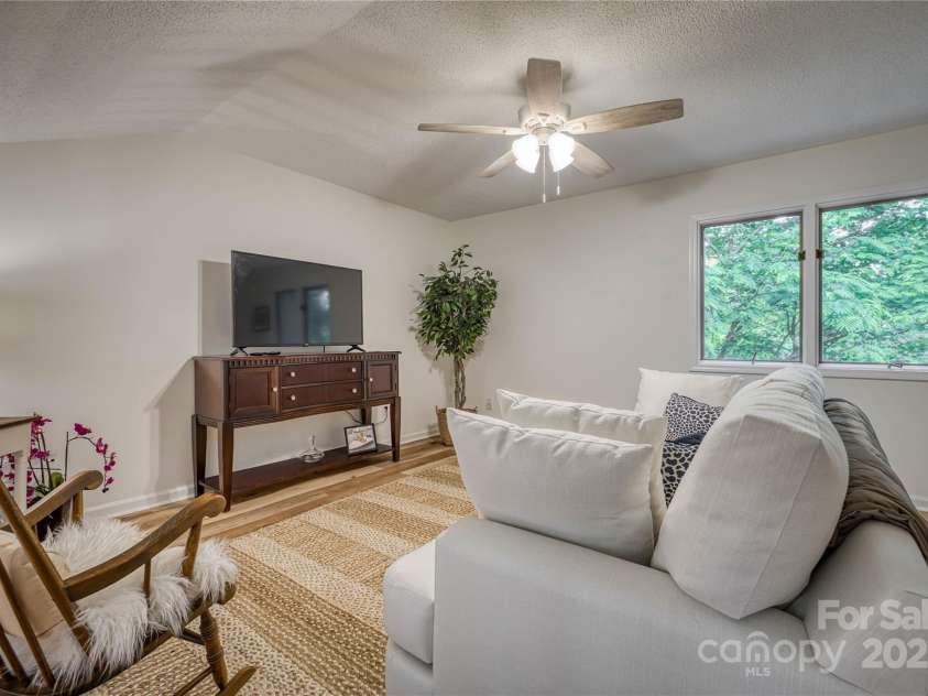 206 Independence Trail, Morganton, NC 28655.  MLS# CAR4261521, YatesRealty ID 18516. 