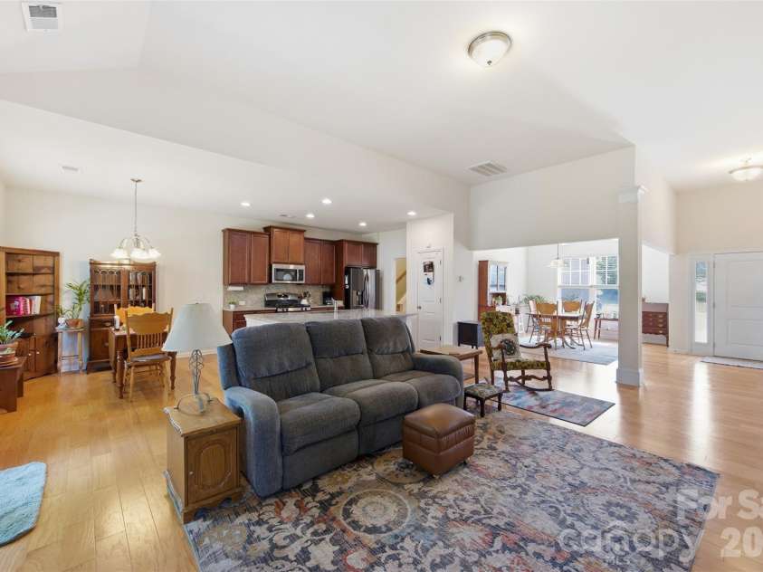 743 Eden hall Drive, Columbia, SC 29229.  MLS# CAR4369055, YatesRealty ID 18516. 
