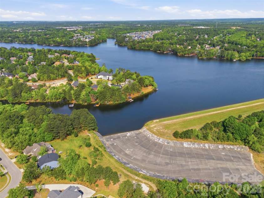 743 Eden hall Drive, Columbia, SC 29229.  MLS# CAR4369055, YatesRealty ID 18516. 