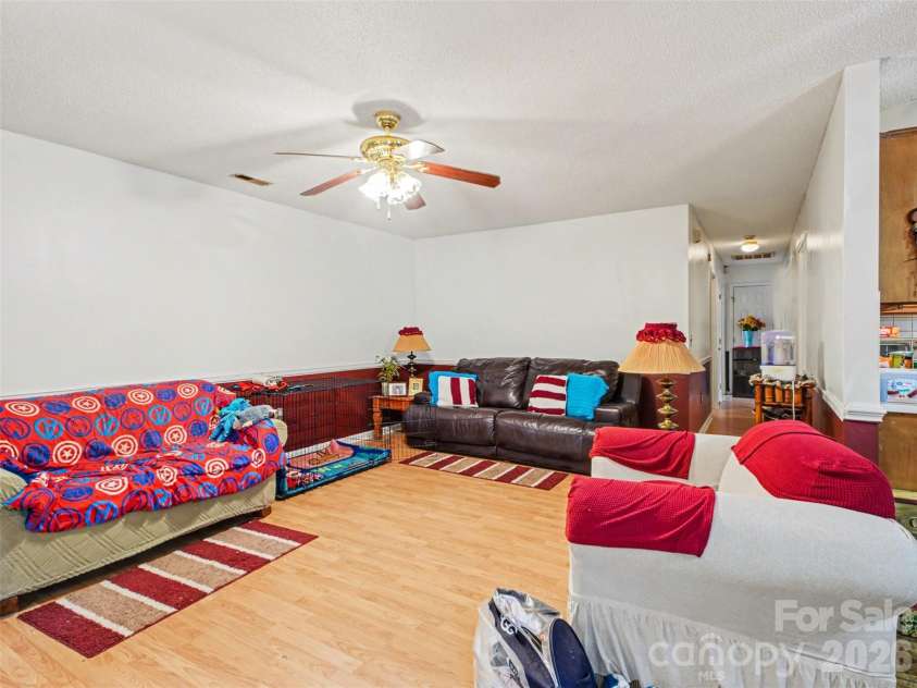 201 Bishop Lane, Concord, NC 28025.  MLS# CAR4373236, YatesRealty ID 18517. 