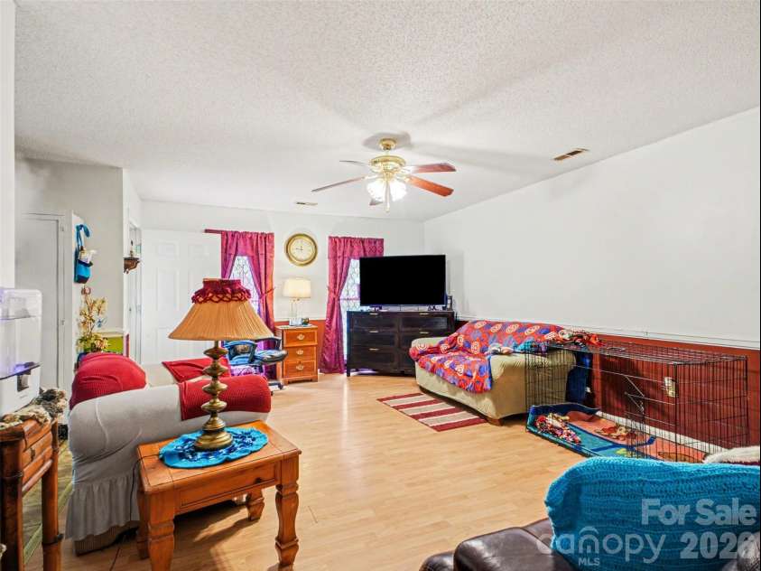 201 Bishop Lane, Concord, NC 28025.  MLS# CAR4373236, YatesRealty ID 18517. 