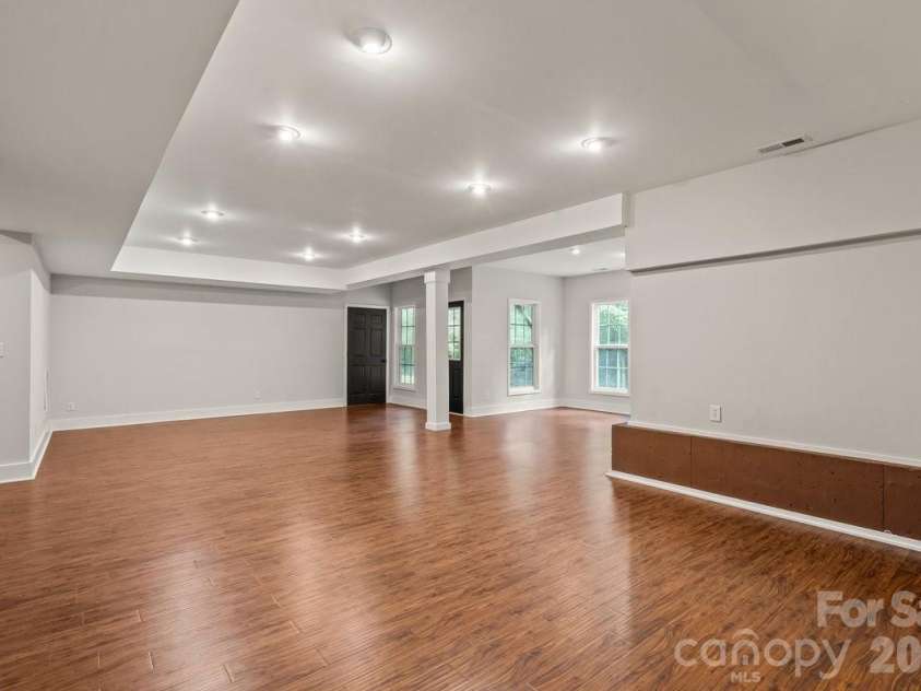 10211 Rivendell Lane, Charlotte, NC 28269.  MLS# CAR4376096, YatesRealty ID 18518. Basement