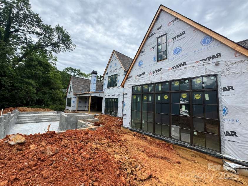 1200 Andover Road, Charlotte, NC 28211.  MLS# CAR4264479, YatesRealty ID 18519. 