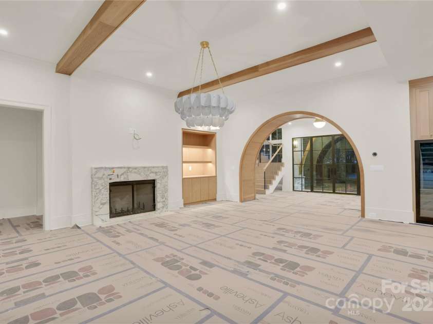 1200 Andover Road, Charlotte, NC 28211.  MLS# CAR4318843, YatesRealty ID 18519. 