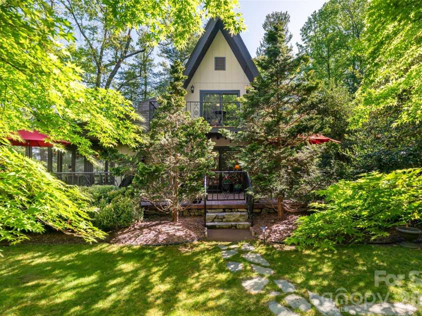 7 Cooper Cove, Hendersonville, NC 28739.  MLS# CAR4371497, YatesRealty ID 18519. Front exterior
