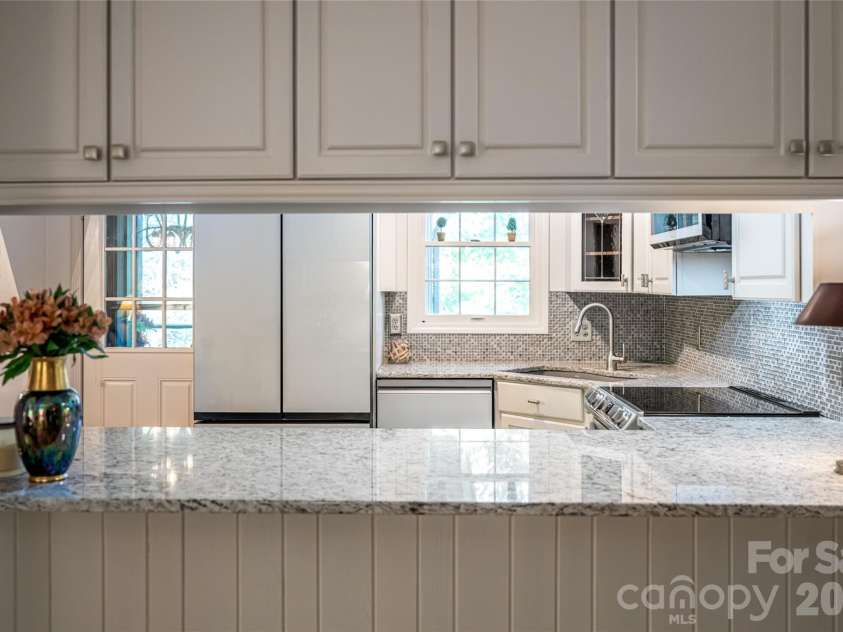 7 Cooper Cove, Hendersonville, NC 28739.  MLS# CAR4371497, YatesRealty ID 18519. Kitchen
