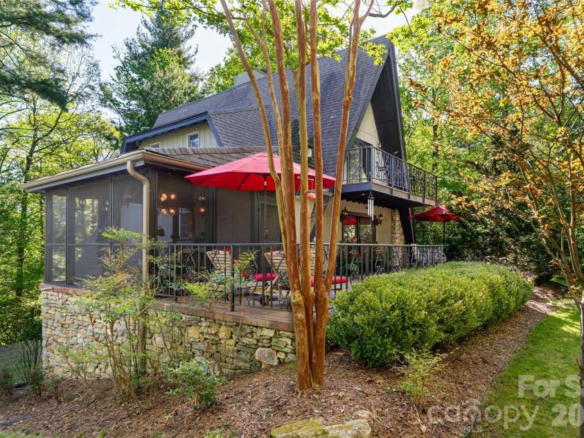 7 Cooper Cove, Hendersonville, NC 28739.  MLS# CAR4371497, YatesRealty ID 18519. Side exterior