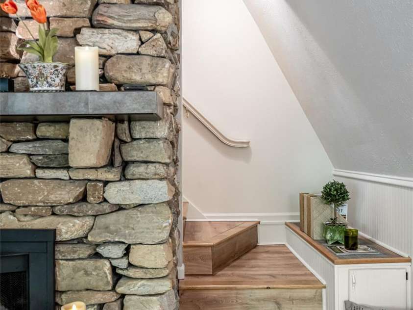 7 Cooper Cove, Hendersonville, NC 28739.  MLS# CAR4371497, YatesRealty ID 18519. Staircase to upper