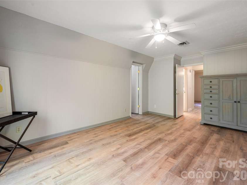 7 Cooper Cove, Hendersonville, NC 28739.  MLS# CAR4371497, YatesRealty ID 18519. Upper level primary 