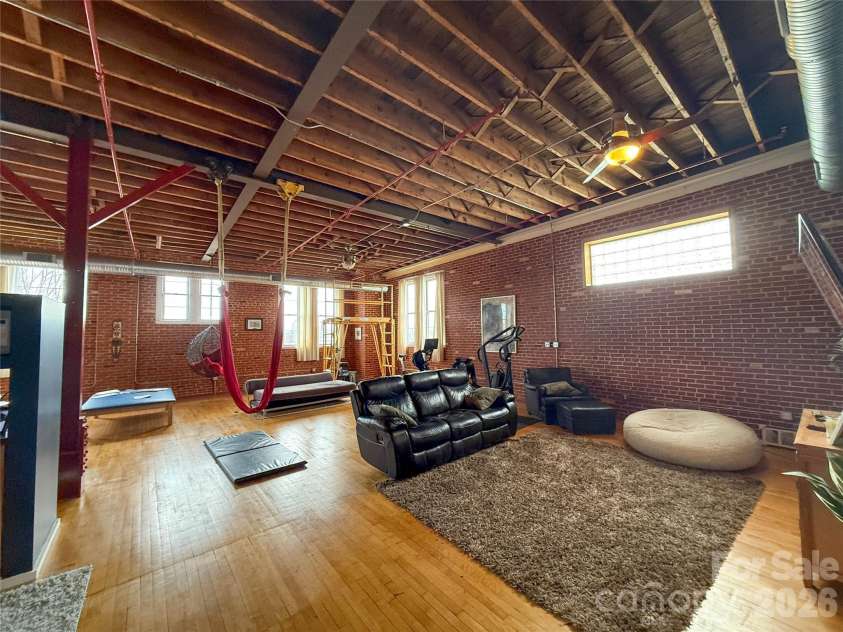 122 Innes Street, Salisbury, NC 28144.  MLS# CAR4344171, YatesRealty ID 1852. 