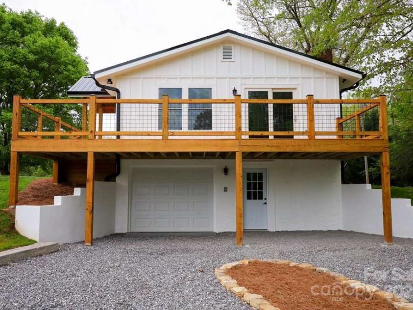94 BREEZY KNOB Road, Franklin, NC 28734.  MLS# CAR4221997, YatesRealty ID 1852. 