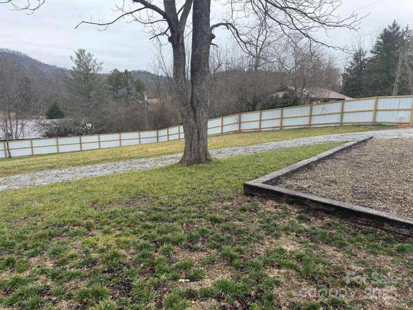 94 BREEZY KNOB Road, Franklin, NC 28734.  MLS# CAR4221997, YatesRealty ID 1852. 