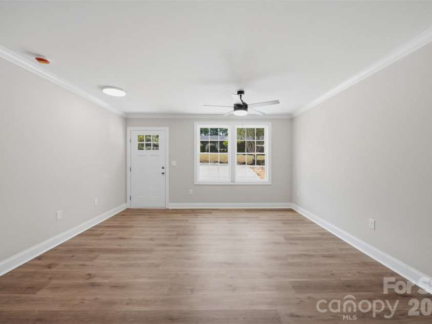 1294 18th Street, Hickory, NC 28601.  MLS# CAR4373574, YatesRealty ID 18520. 