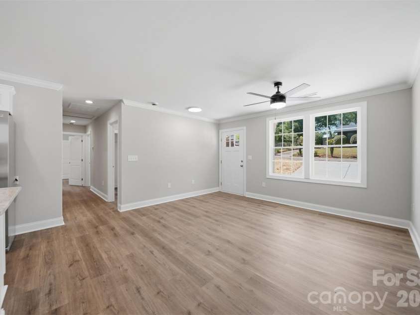 1294 18th Street, Hickory, NC 28601.  MLS# CAR4373574, YatesRealty ID 18520. 