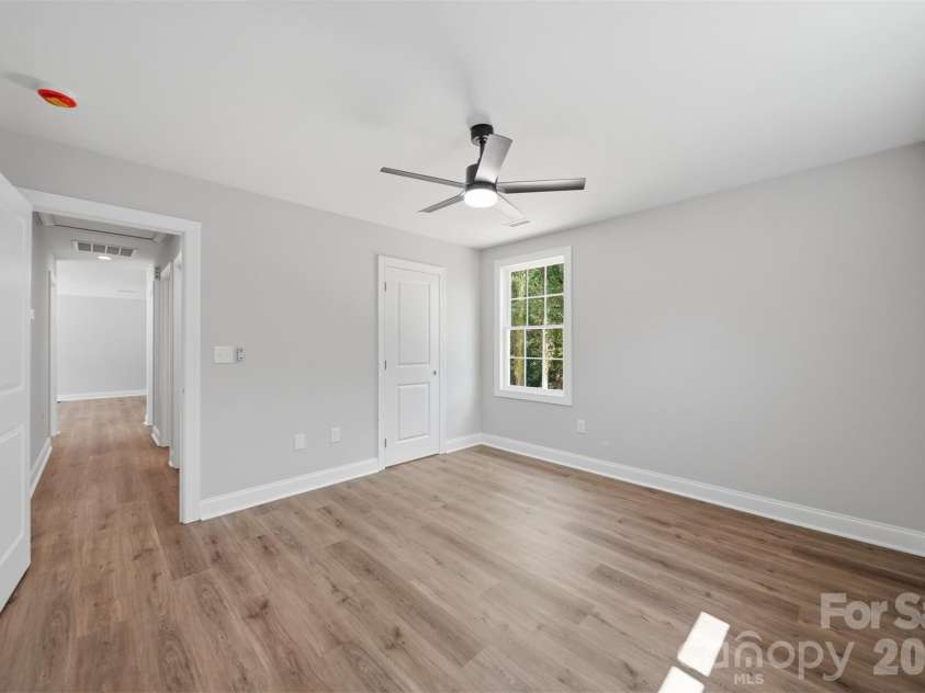 1294 18th Street, Hickory, NC 28601.  MLS# CAR4373574, YatesRealty ID 18520. 
