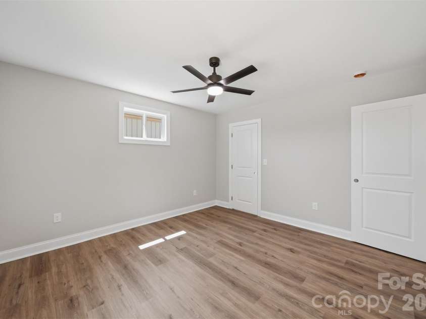 1294 18th Street, Hickory, NC 28601.  MLS# CAR4373574, YatesRealty ID 18520. 